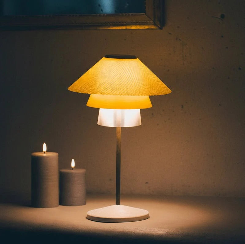 LAMPADA DA TAVOLO IN PLA E RAME CON PARALUME STAMPATO IN 3D, H 50 CM