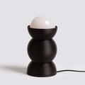 LAMPADA DA TAVOLO NERA IN PLA RICICLATO CON LAMPADINA XXL, H 30 CM